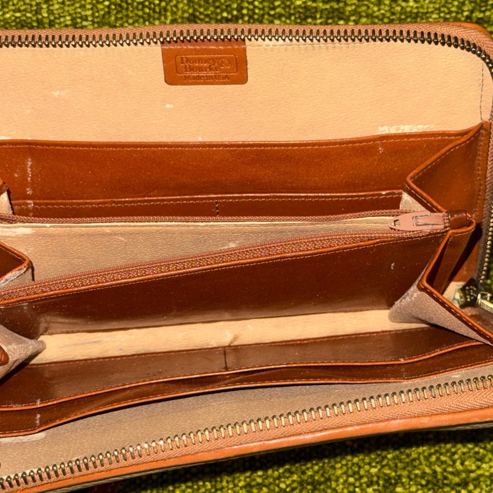 Dooney and Bourke W52 Large Zip Along - Picture 5 of 10